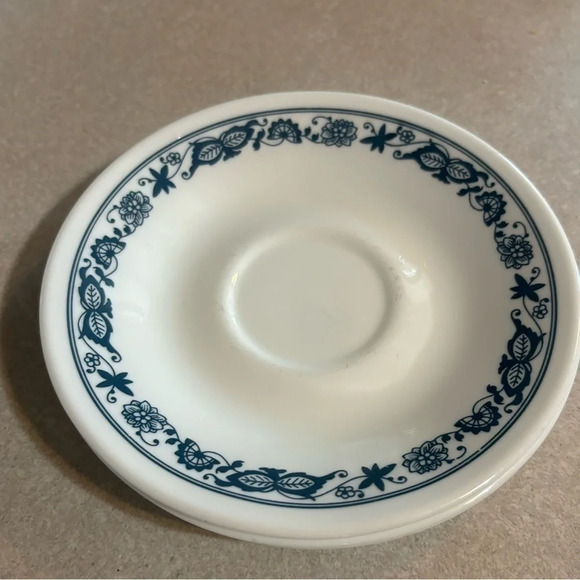 CORELLE by Corning: OLD TOWN BLUE ONION - 4 SAUCERS - Picture 3 of 5